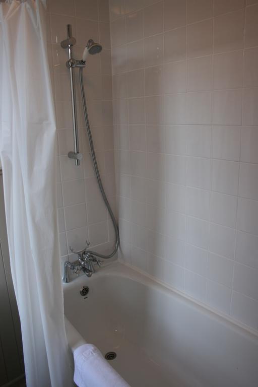 Royal Mile Budget Apartments Эдинбург Номер фото