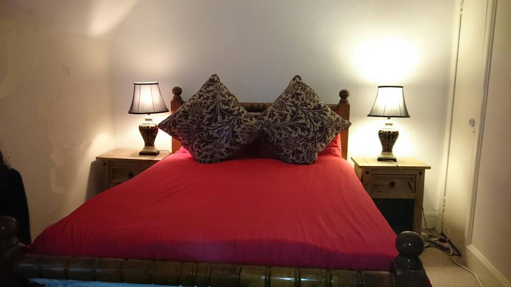 Royal Mile Budget Apartments Эдинбург Номер фото